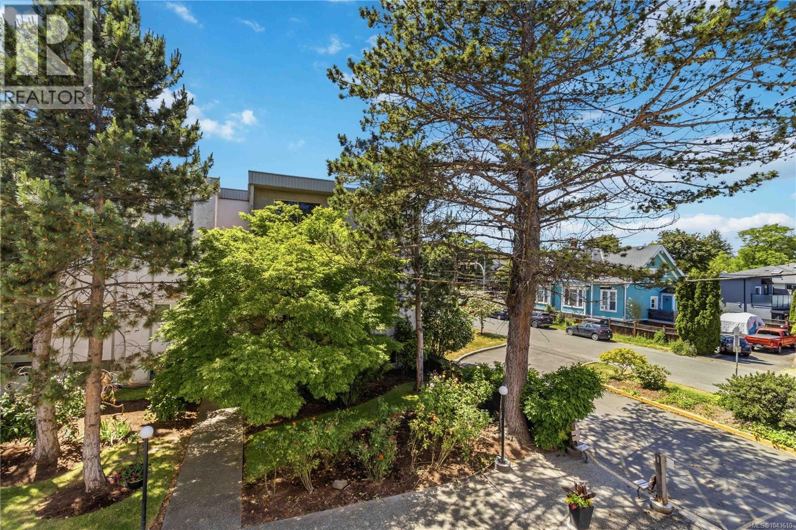 #220 3225 Eldon Pl - 19