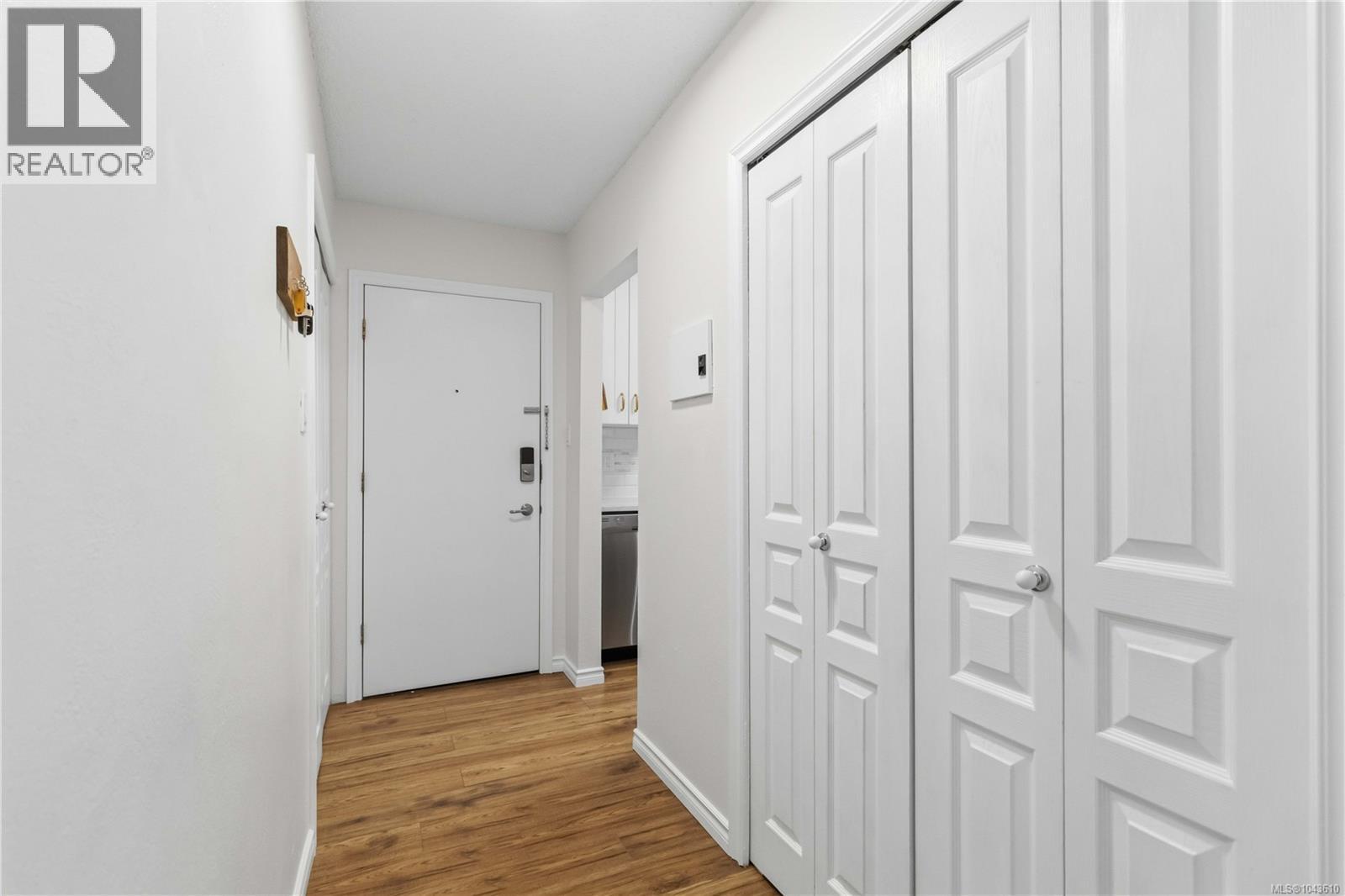 #220 3225 Eldon Pl - 17