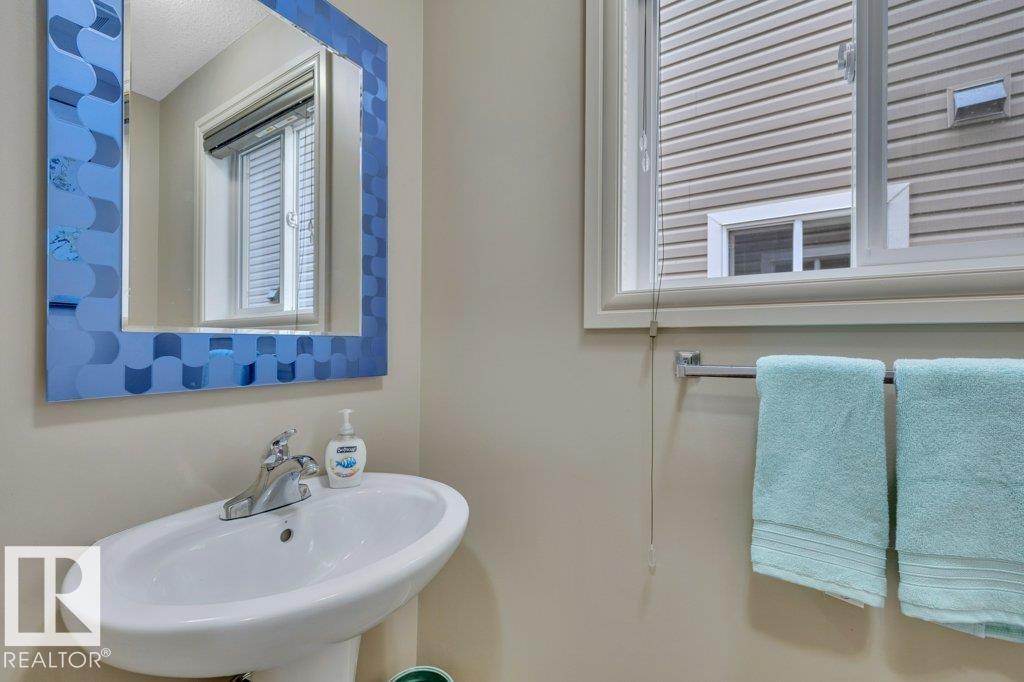 #10 15151 43 ST NW - 18