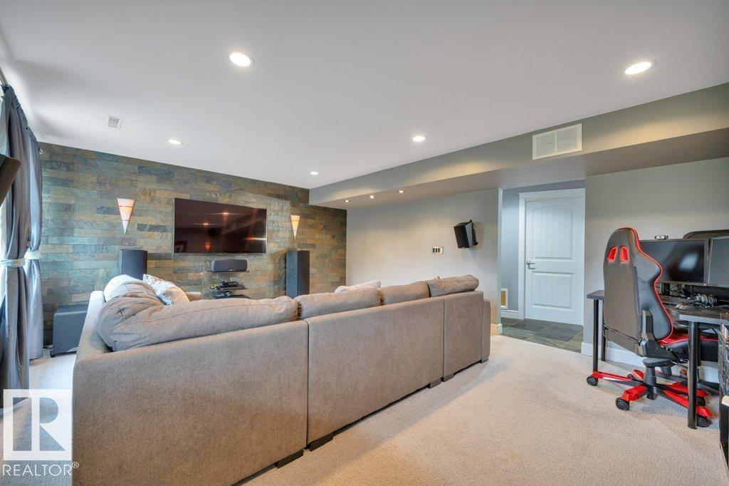 #10 15151 43 ST NW - 37