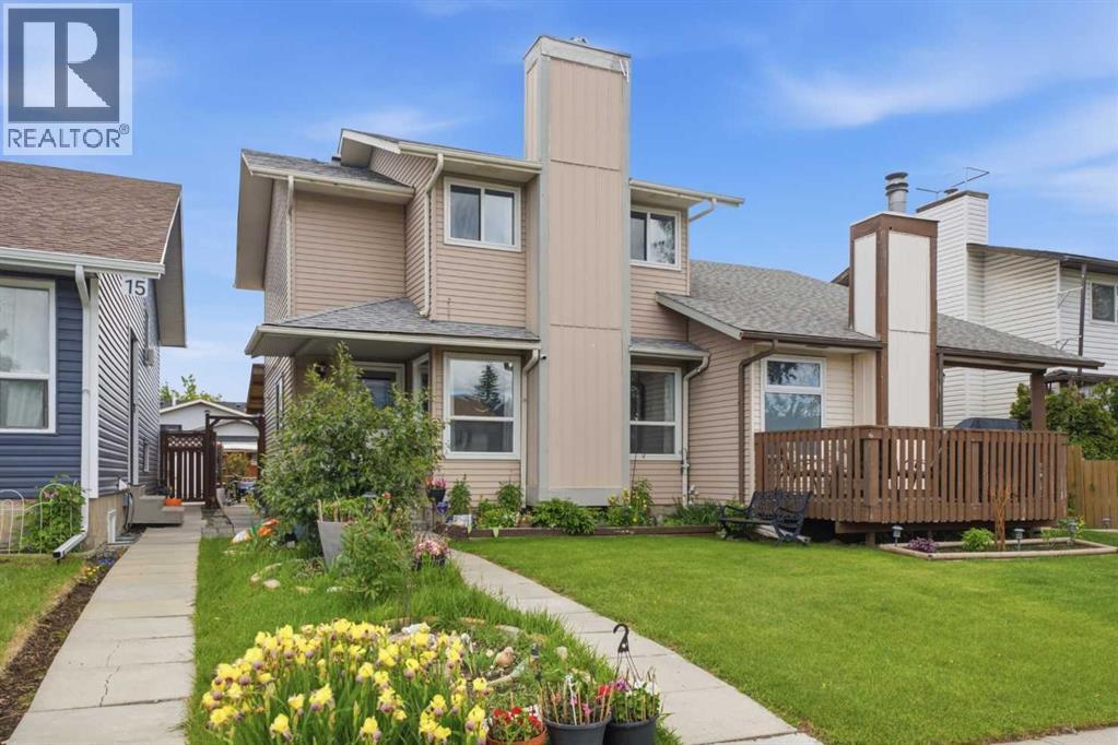 17 Abberfield Crescent NE - 1