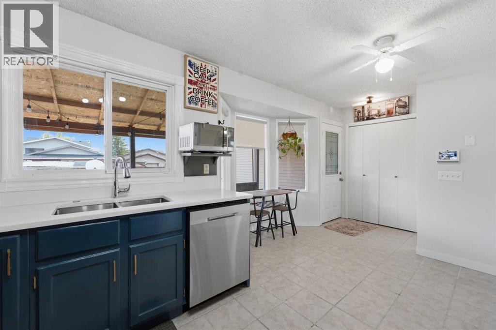 17 Abberfield Crescent NE - 13
