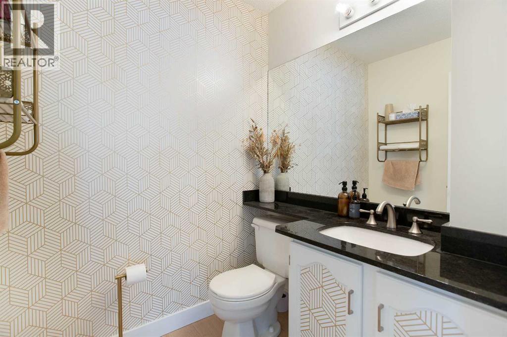 #1 2128 35 Avenue SW - 18