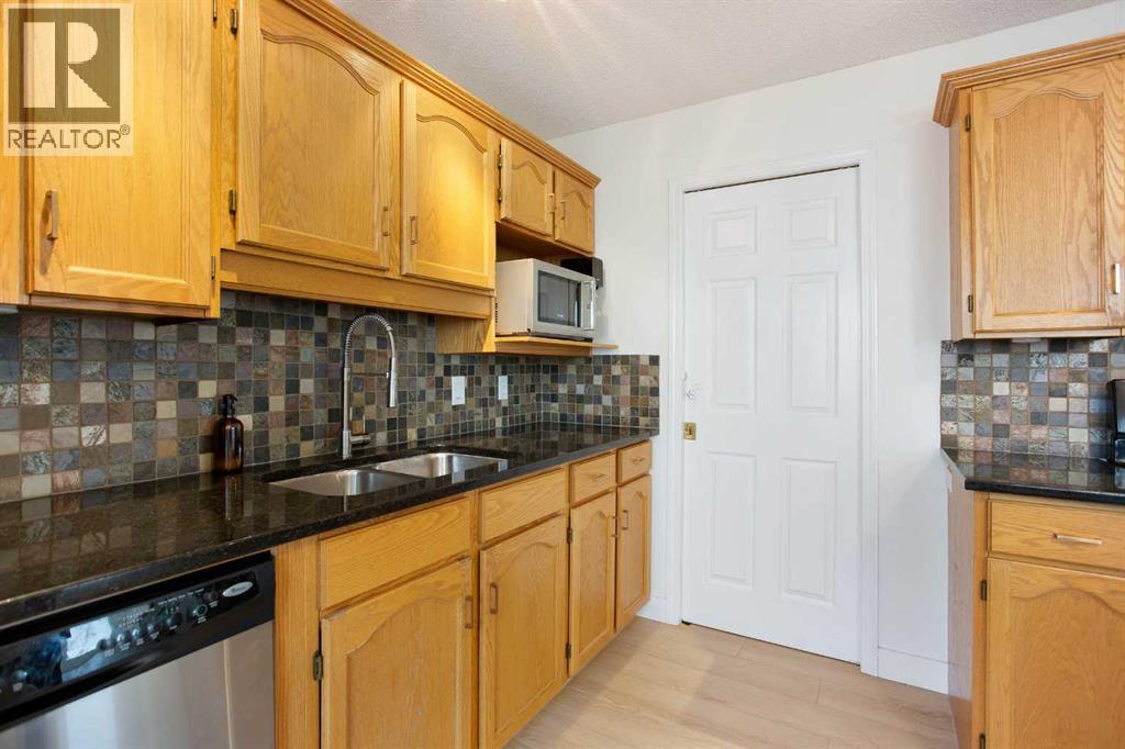 #1 2128 35 Avenue SW - 16