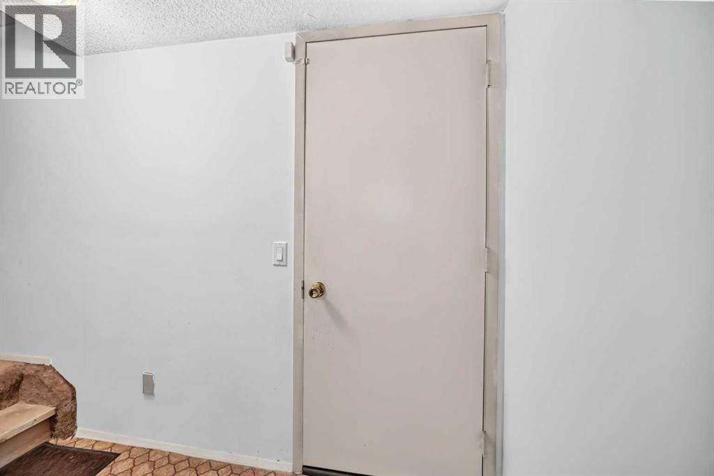 #815 3240 66 Avenue SW - 30