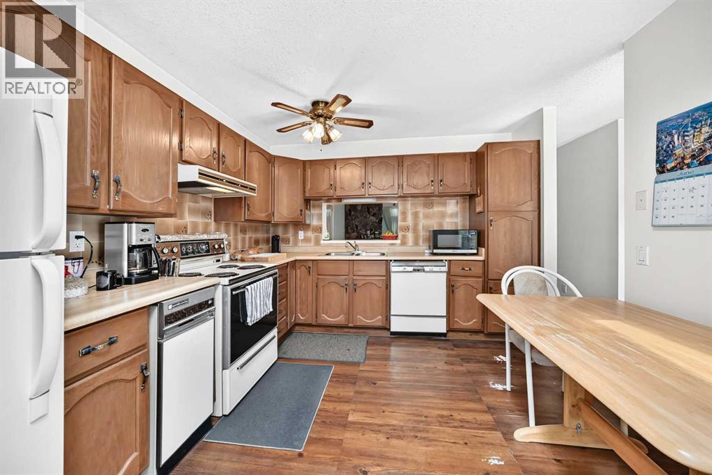 #815 3240 66 Avenue SW - 4