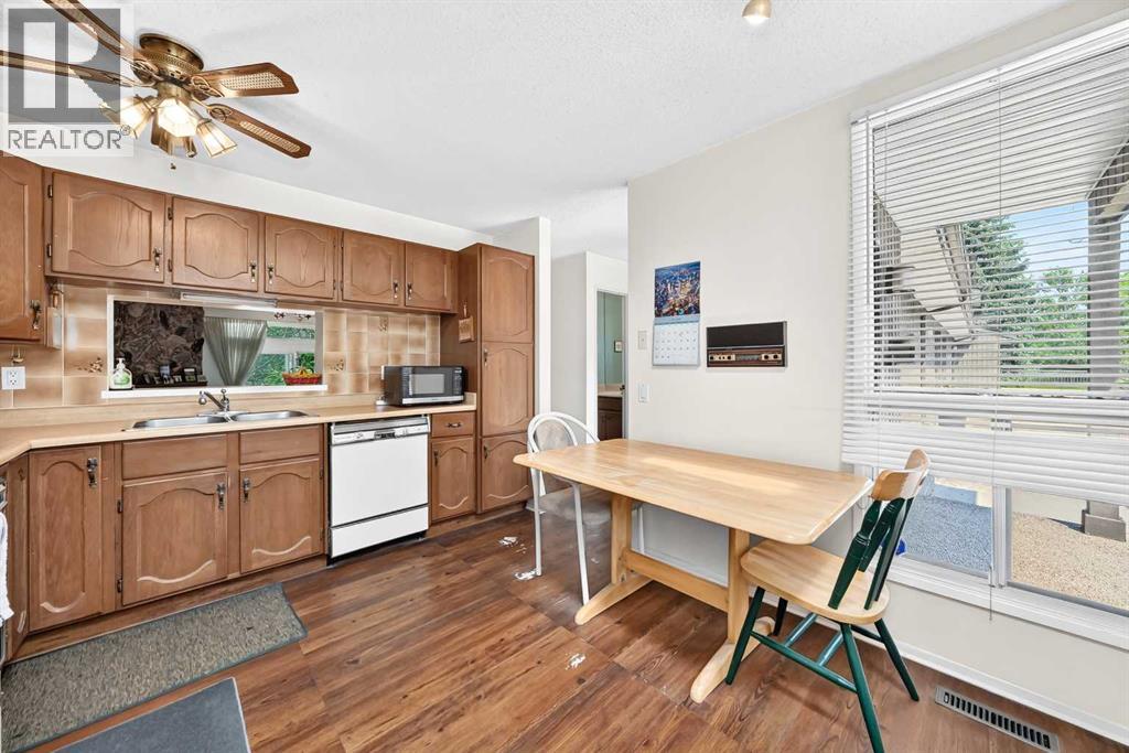 #815 3240 66 Avenue SW - 5