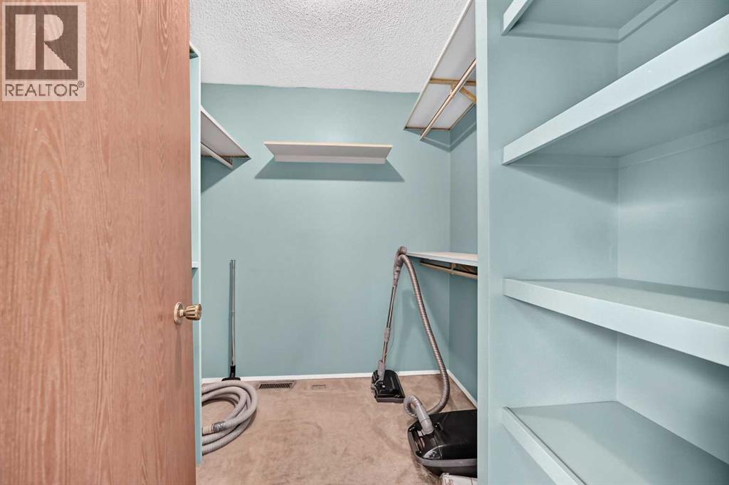 #815 3240 66 Avenue SW - 22