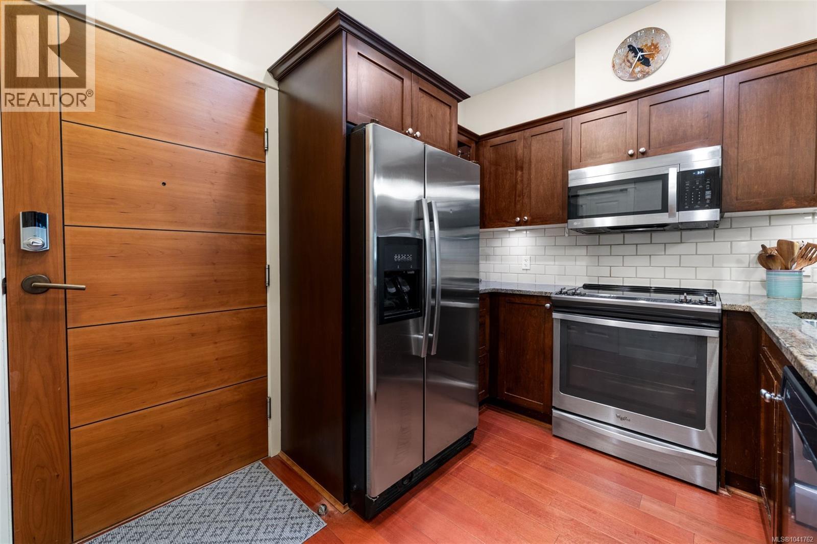 105 101 Nursery Hill Dr, View Royal