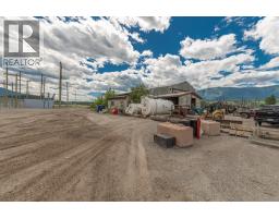 9010 Grainger Road, Canal Flats, BC V0B1B0 Photo 10