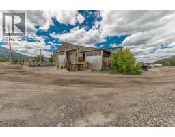 9010 Grainger Road, Canal Flats, BC V0B1B0 Photo 9