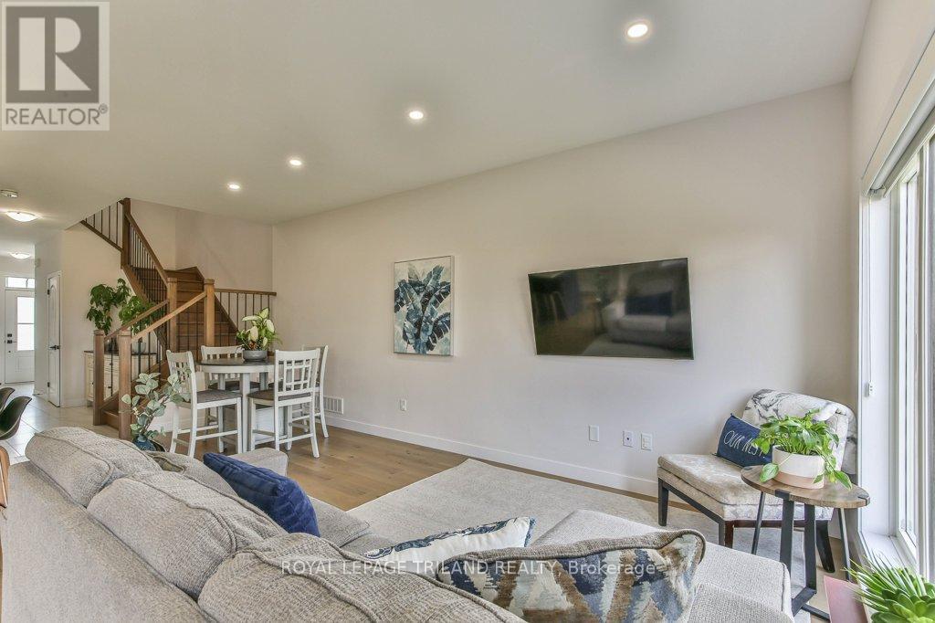 6682 HAYWARD DRIVE - 11