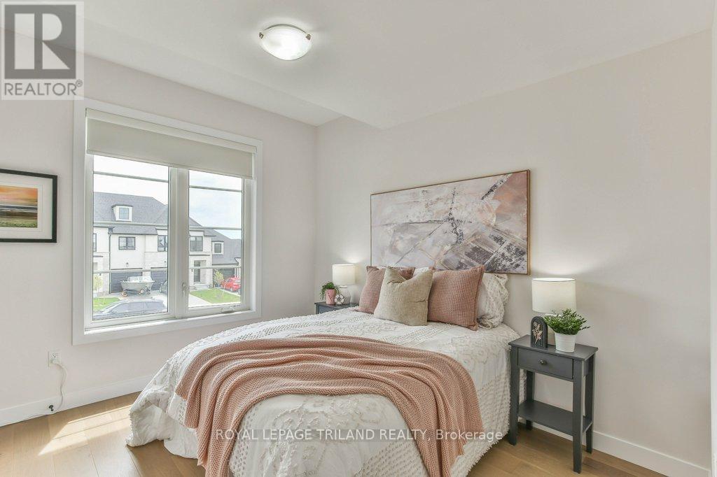 6682 HAYWARD DRIVE - 32