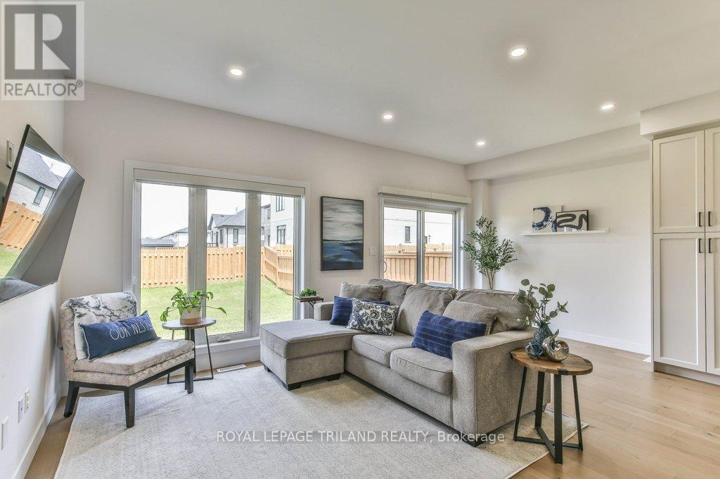 6682 HAYWARD DRIVE - 8