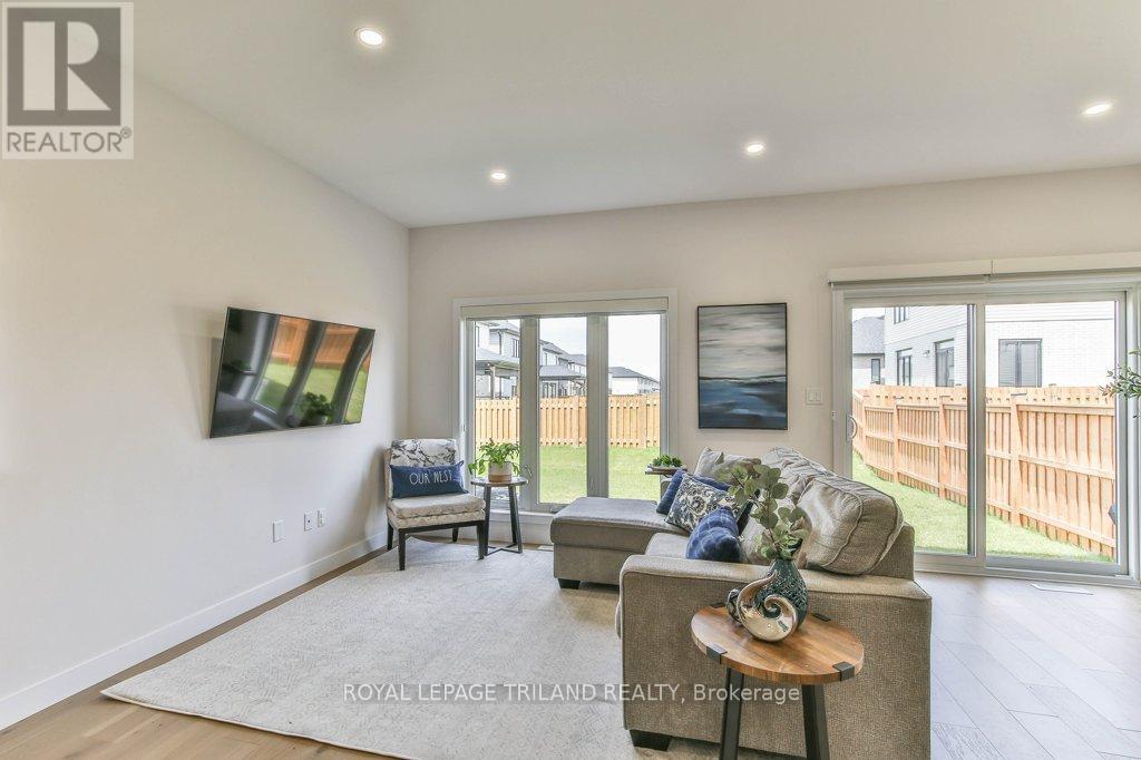 6682 HAYWARD DRIVE - 9
