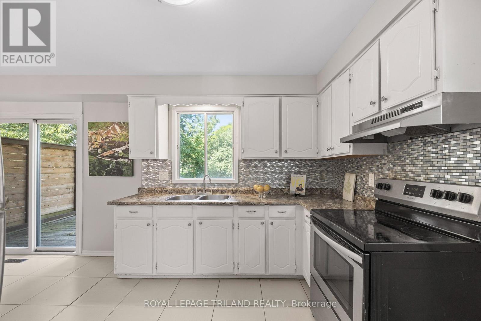 1769 ALDERSBROOK ROAD - 10