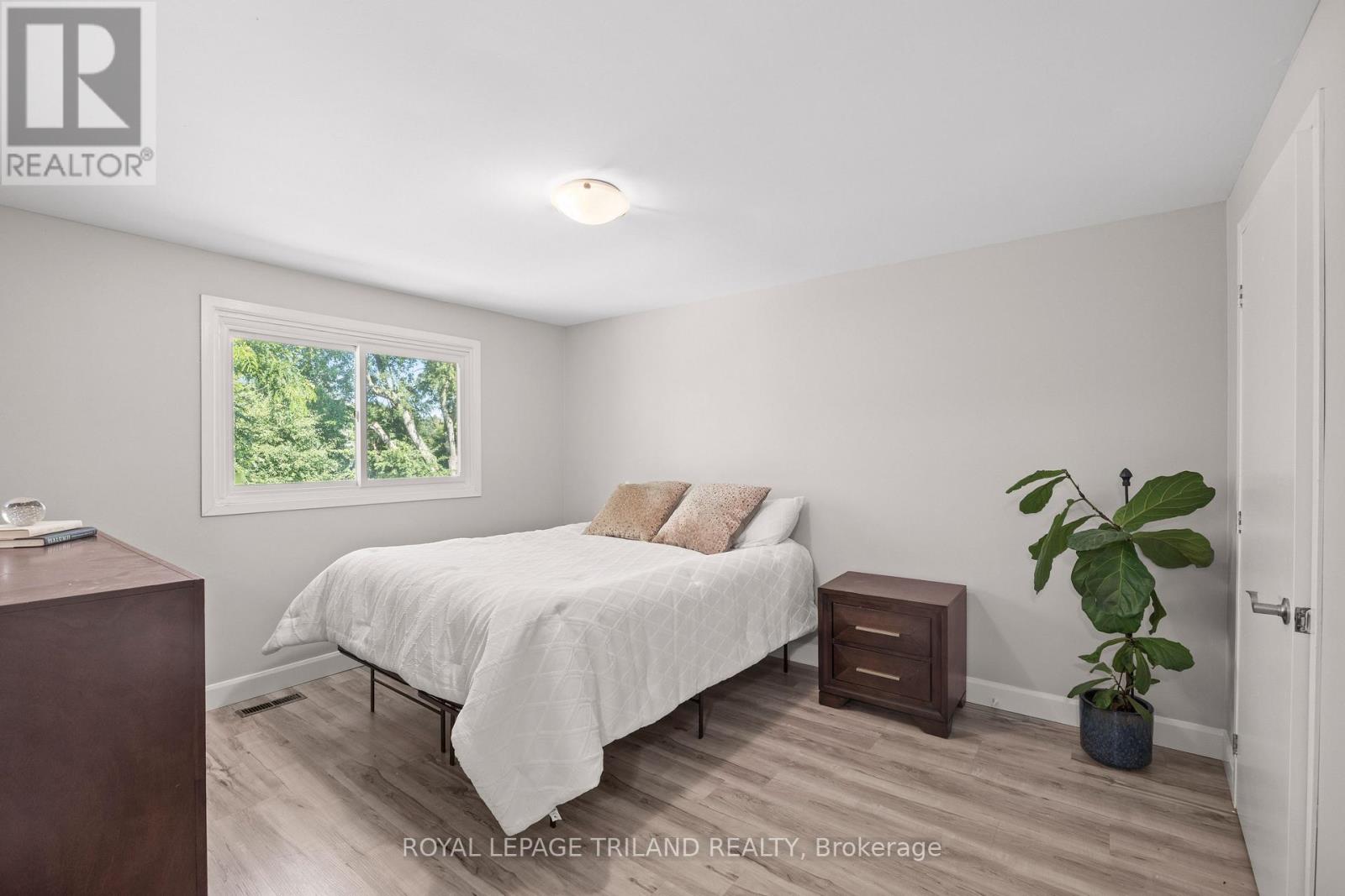 1767 ALDERSBROOK ROAD - 13