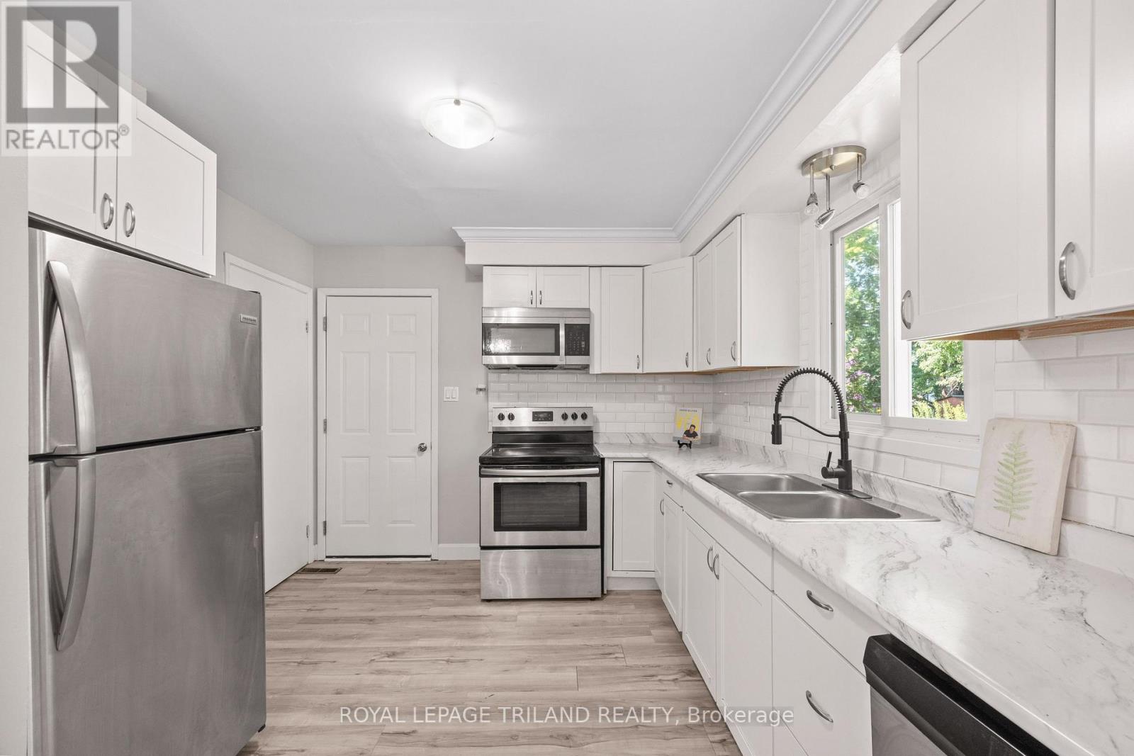 1767-1769 ALDERSBROOK ROAD - 8