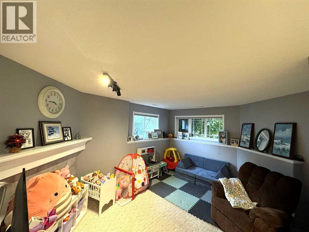 806 Cherry Crescent - 15