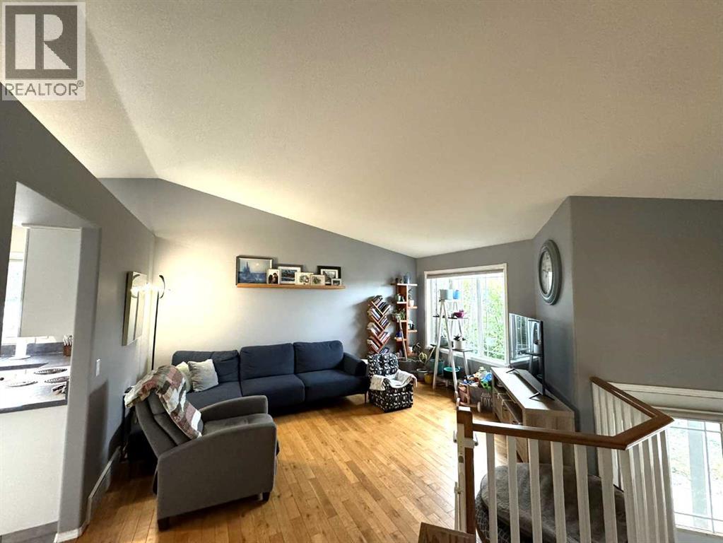 806 Cherry Crescent - 5