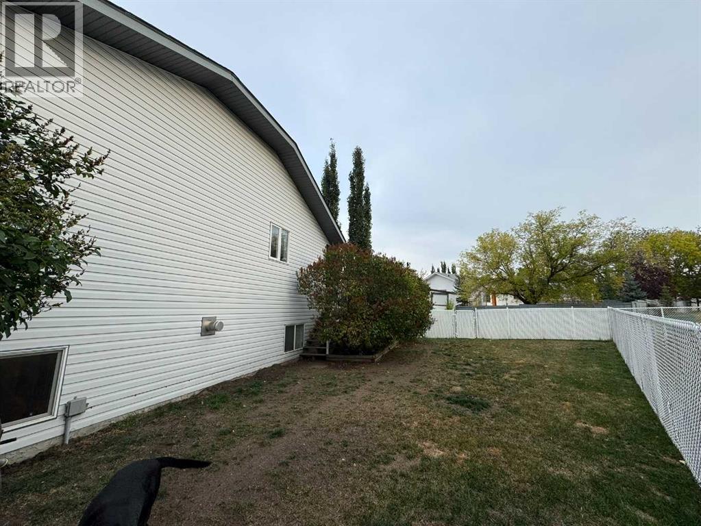 806 Cherry Crescent - 28