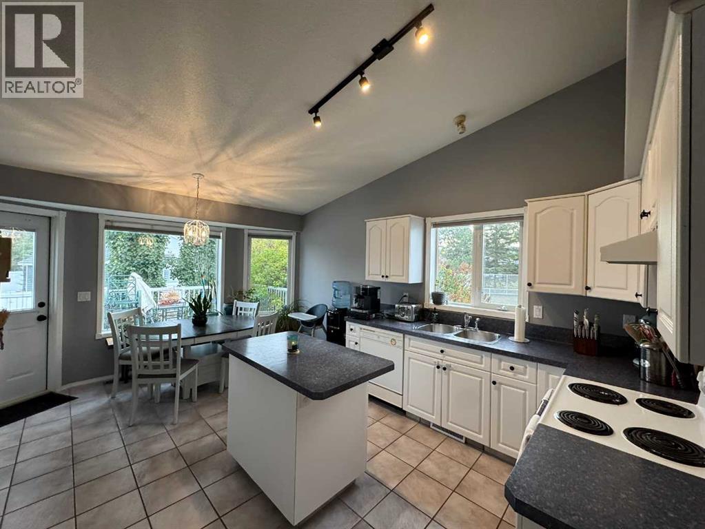 806 Cherry Crescent - 7