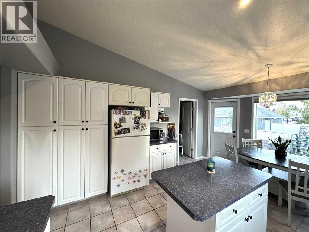 806 Cherry Crescent - 9