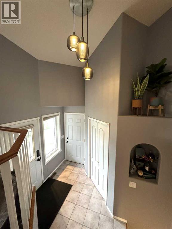 806 Cherry Crescent - 3