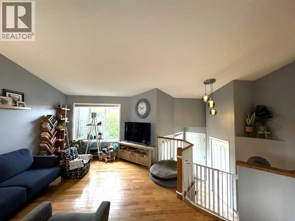 806 Cherry Crescent - 6