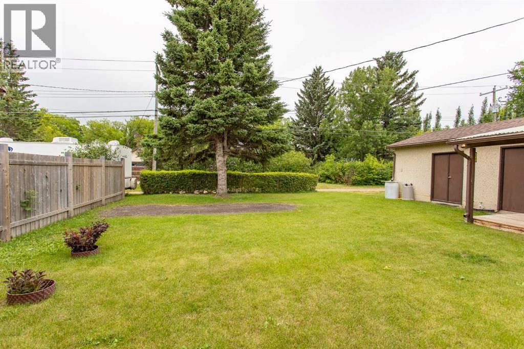 5423 47 Avenue - 16