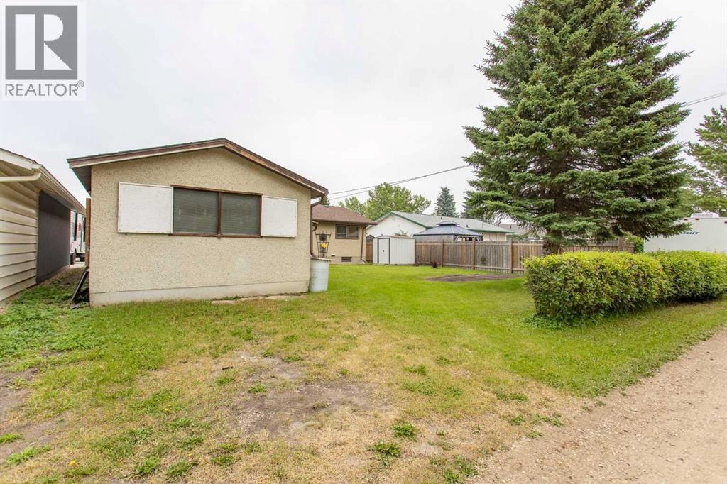 5423 47 Avenue - 18