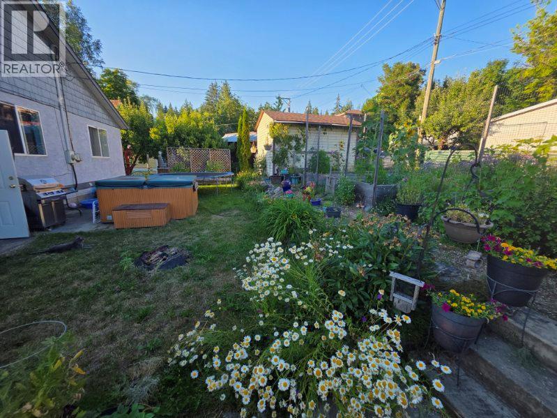 303 1st Avenue NW - 2