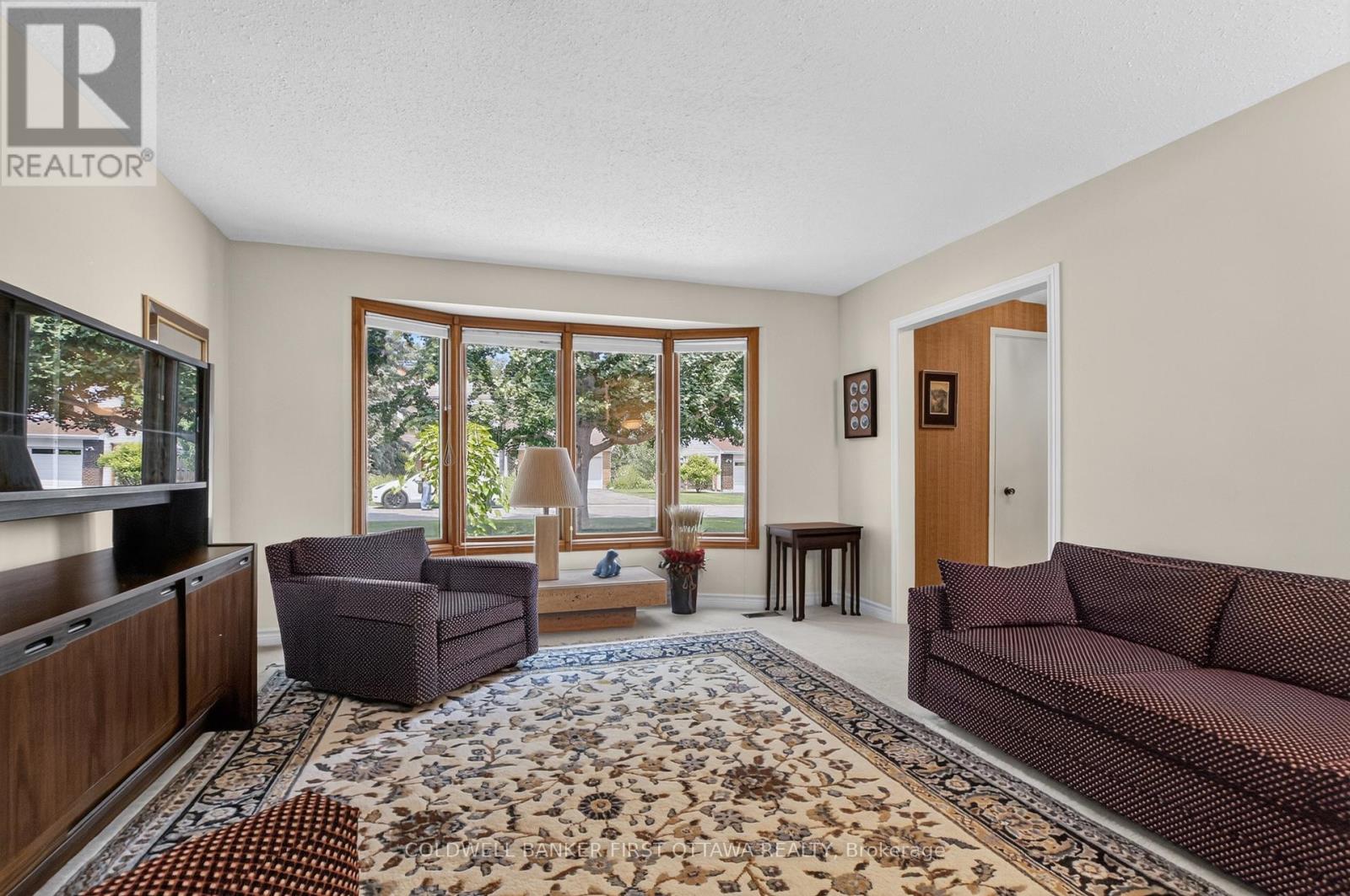 6 COSBURN AVENUE - 13