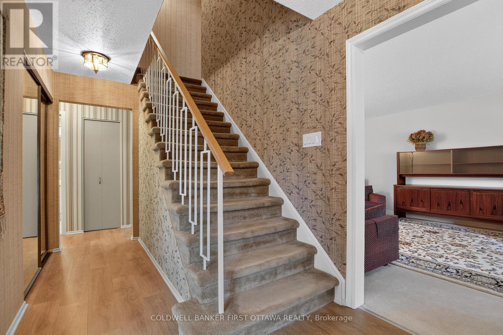 6 COSBURN AVENUE - 15