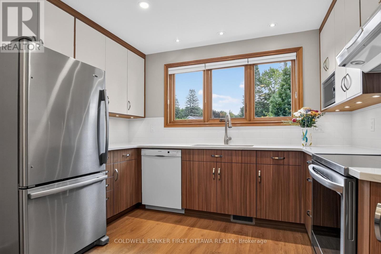 6 COSBURN AVENUE - 18