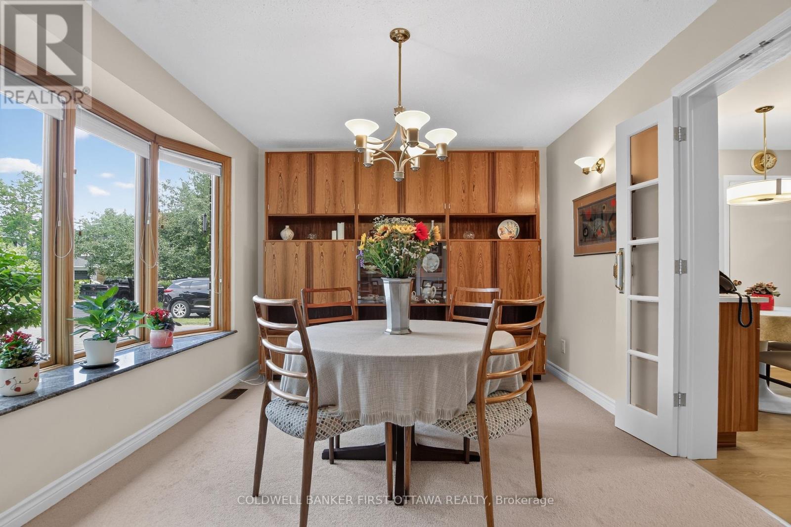 6 COSBURN AVENUE - 24