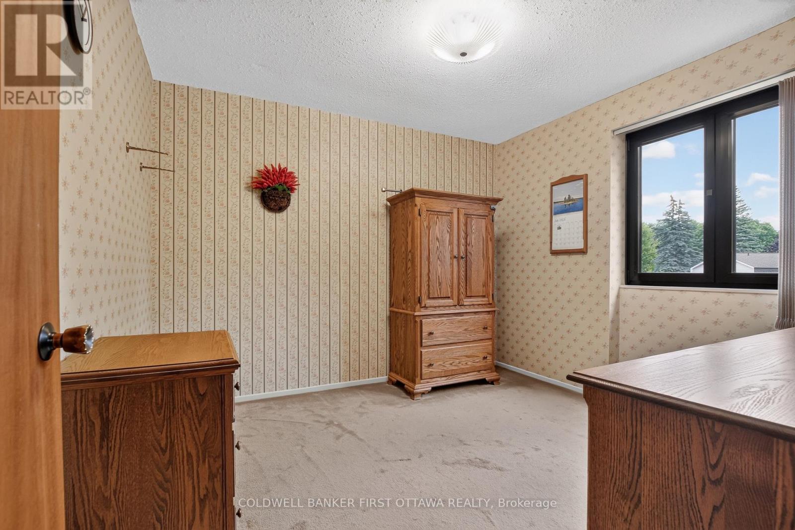 6 COSBURN AVENUE - 27