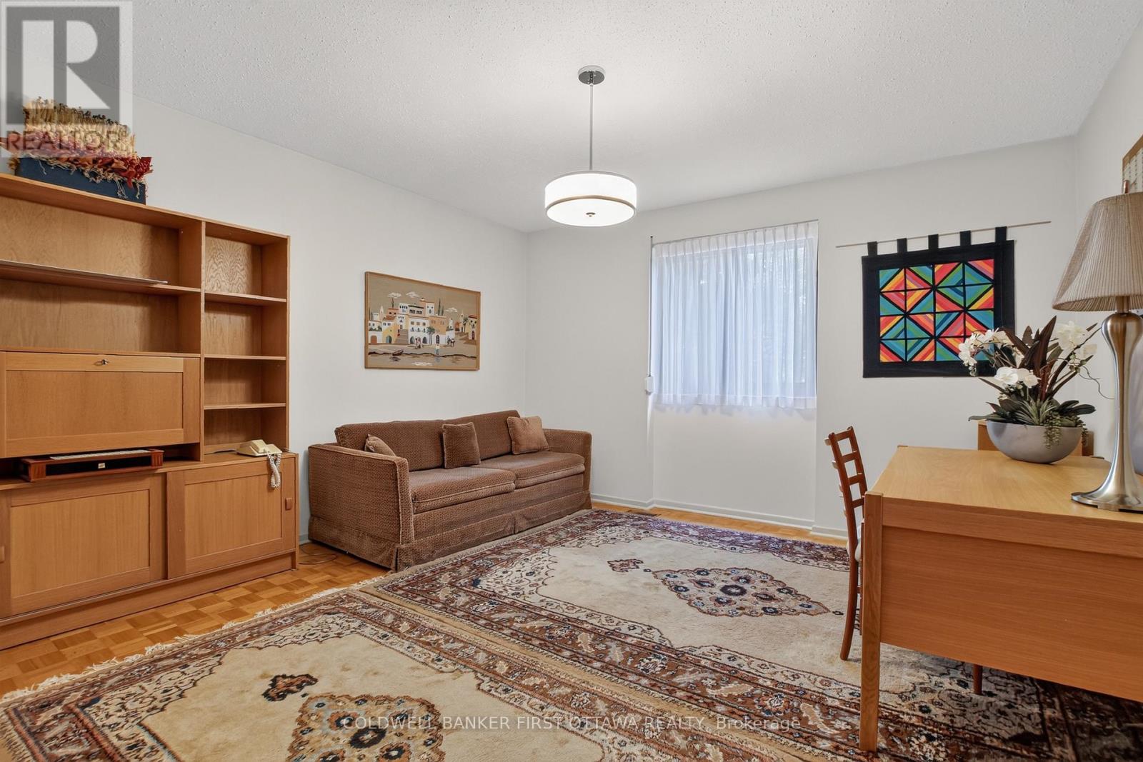 6 COSBURN AVENUE - 31