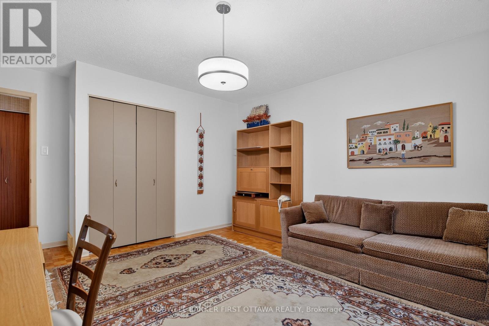 6 COSBURN AVENUE - 33