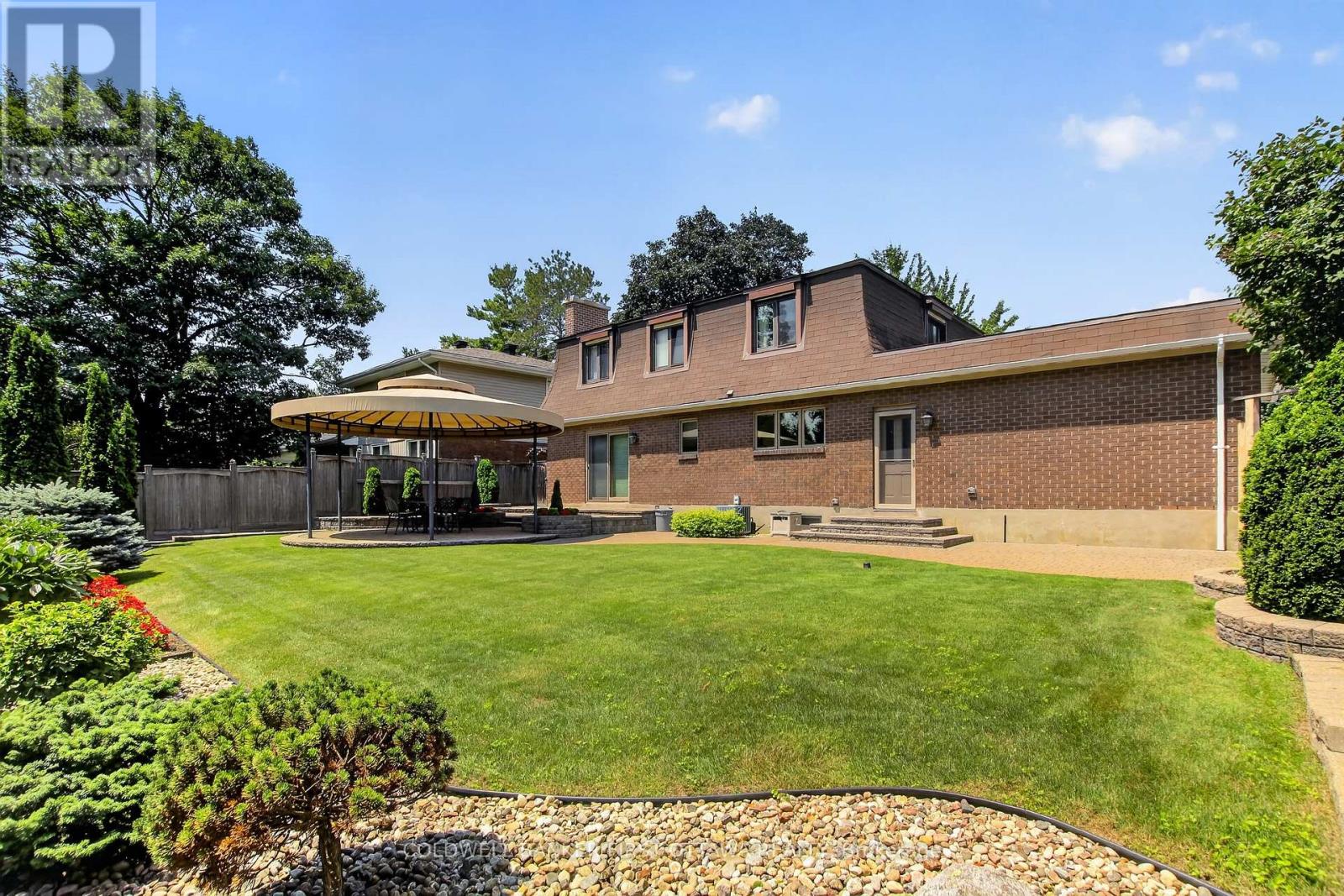 6 COSBURN AVENUE - 43