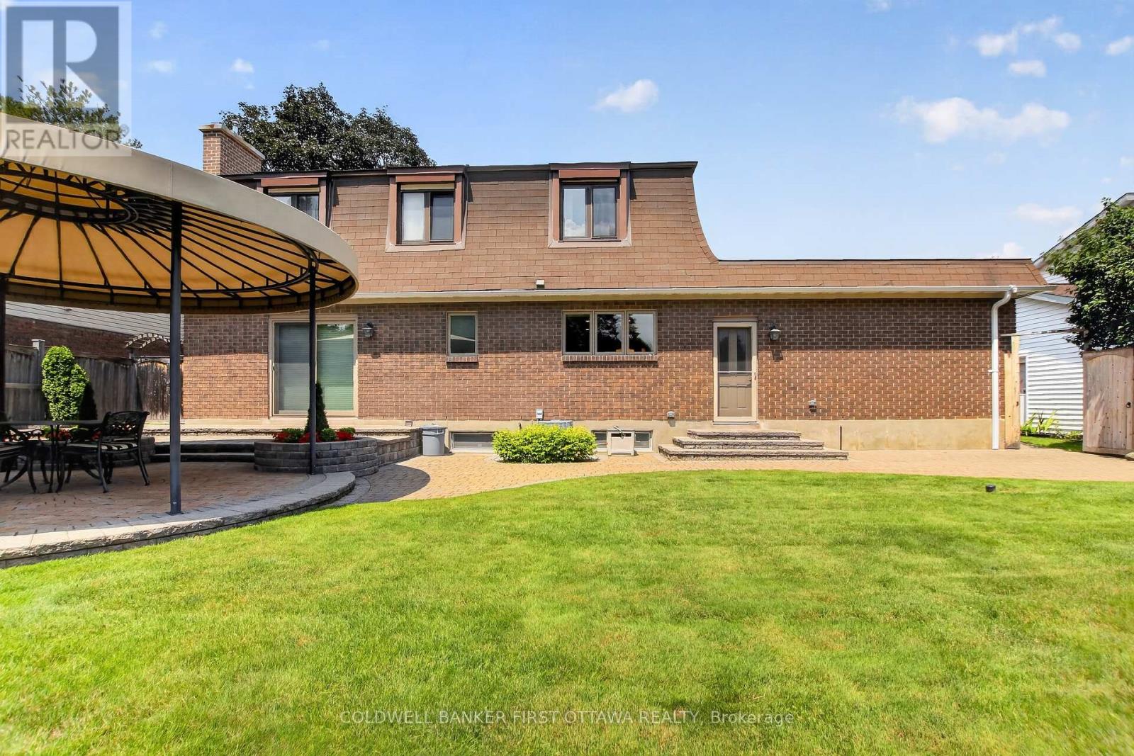 6 COSBURN AVENUE - 44