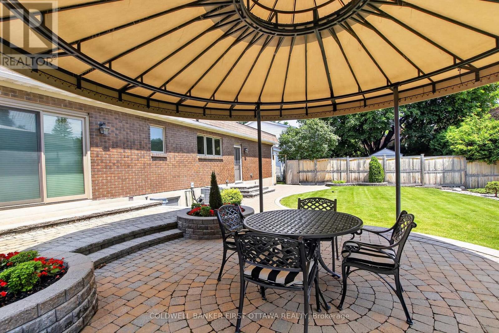 6 COSBURN AVENUE - 46