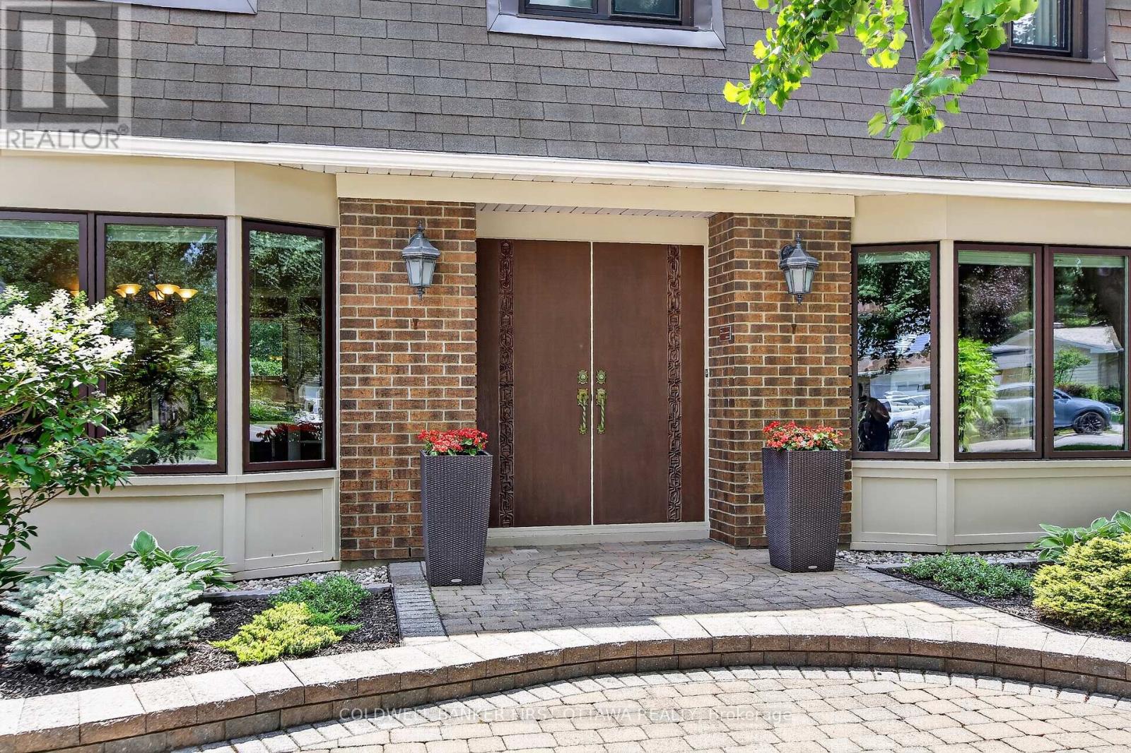 6 COSBURN AVENUE - 5
