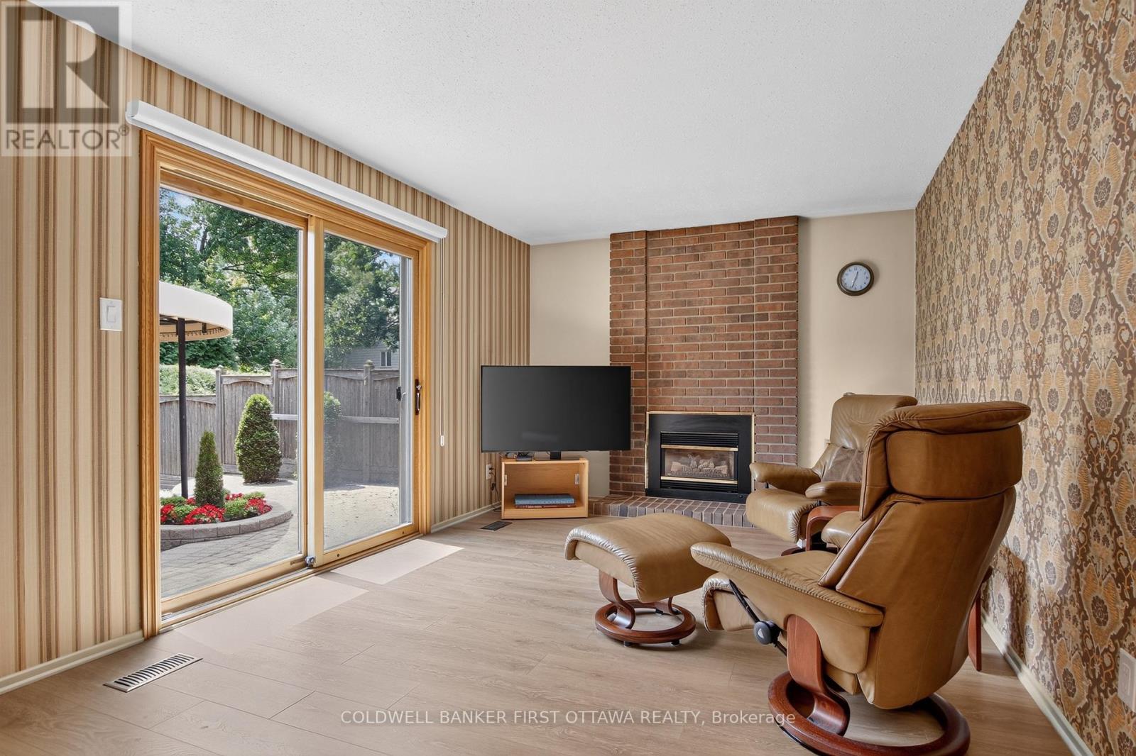 6 COSBURN AVENUE - 6
