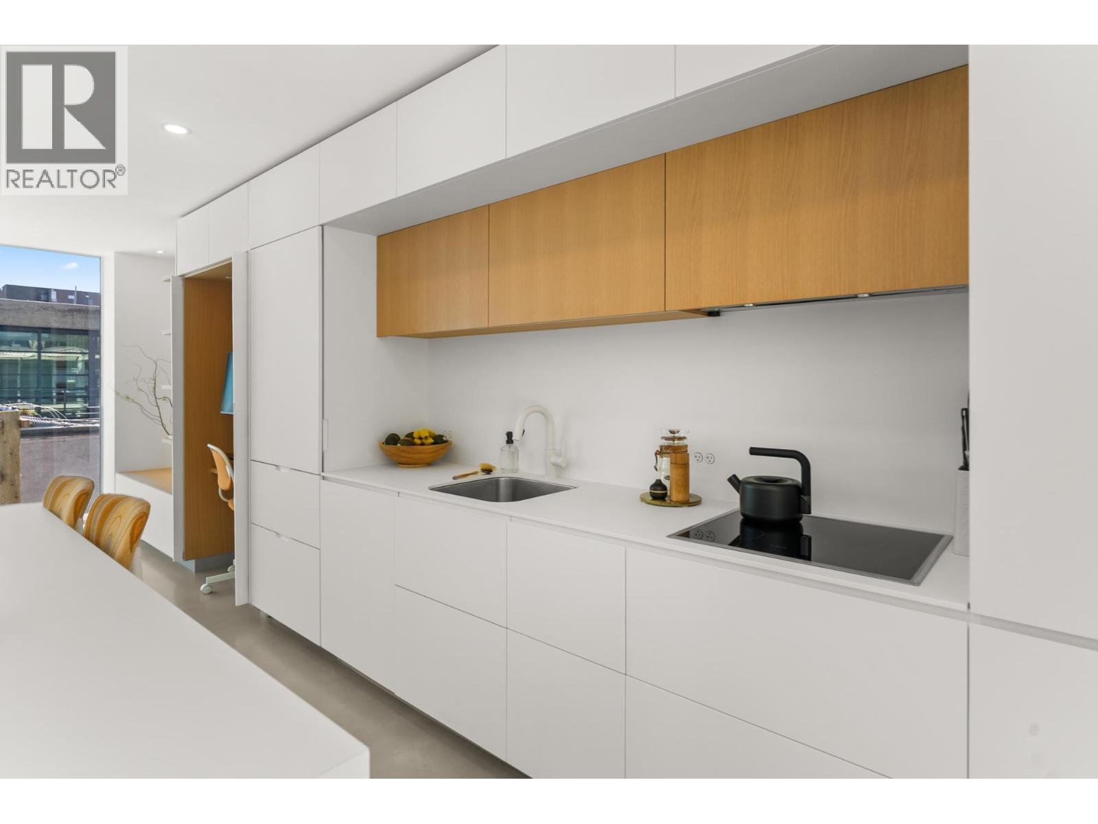 2 Bed, 2 Bath House for Sale in Vancouver – 6 1650 W 1ST AVENUE, Vancouver – MLS# R3147565 - Image 13