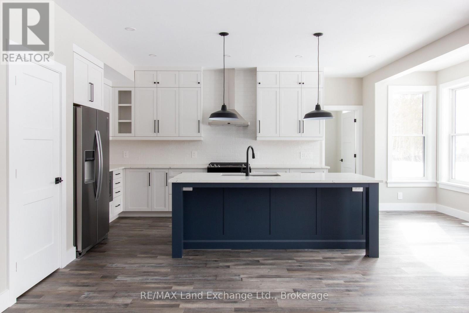 25 LAKEFOREST DRIVE - 10