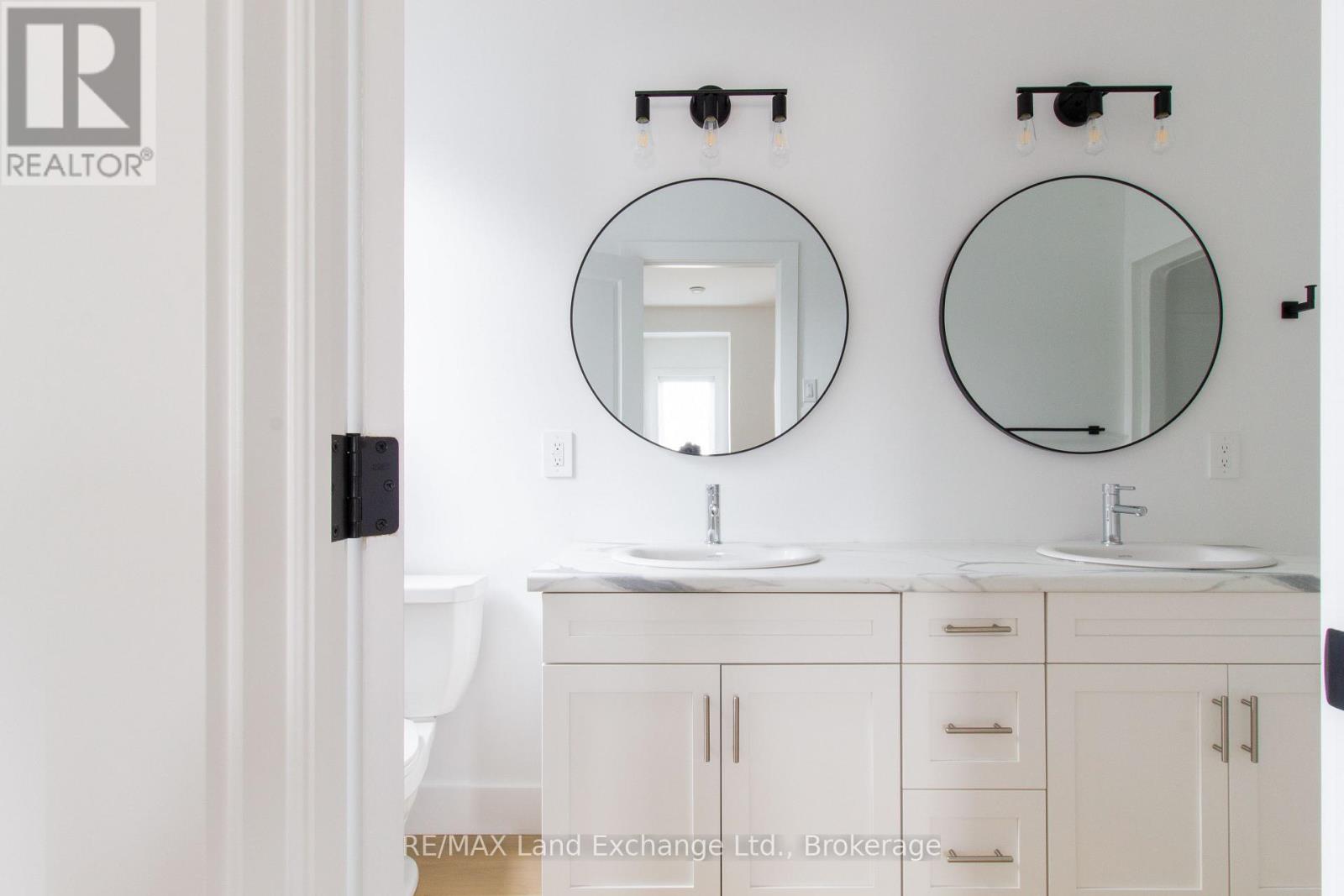 25 LAKEFOREST DRIVE - 23
