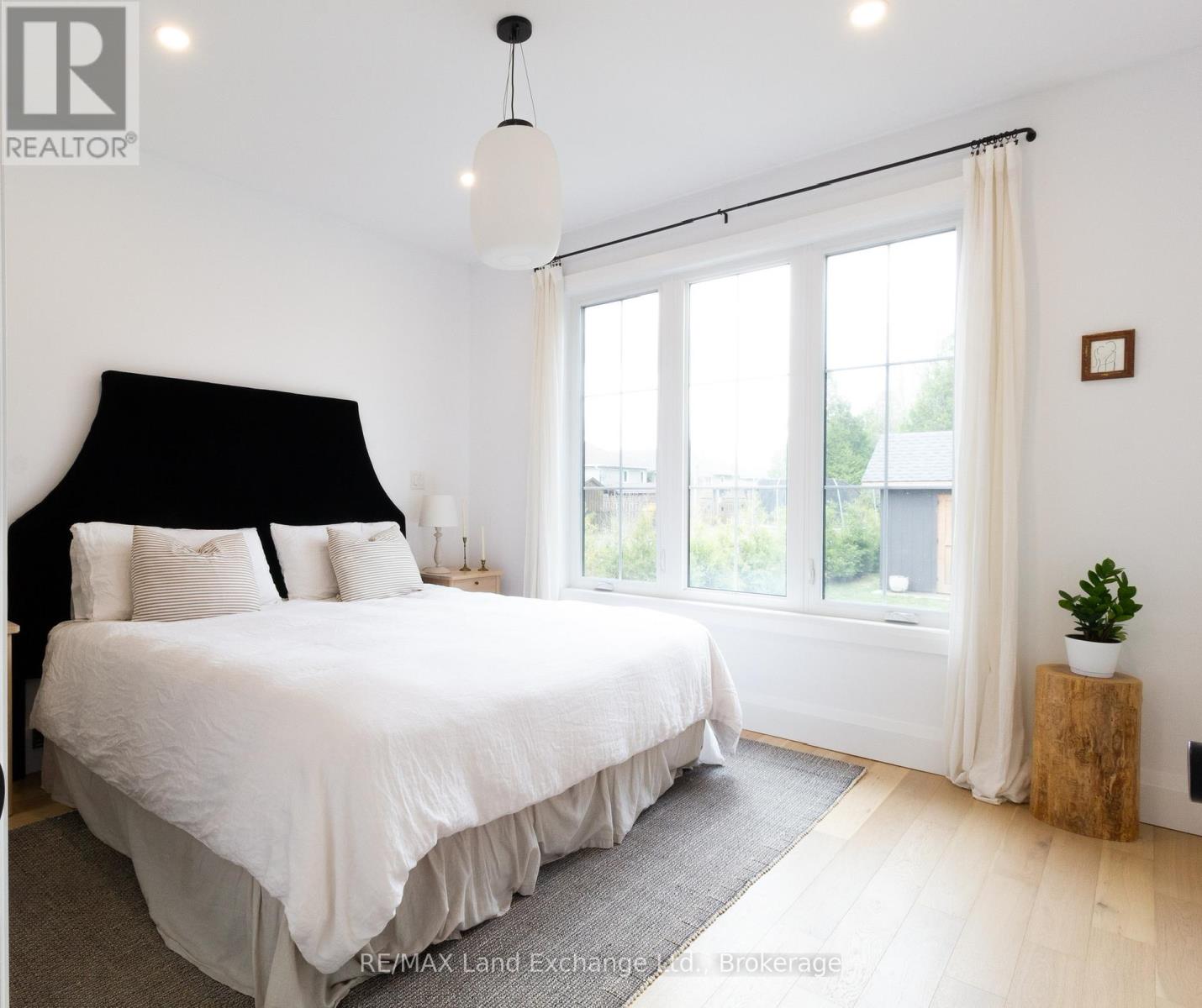 17 LAKEFOREST DRIVE - 29
