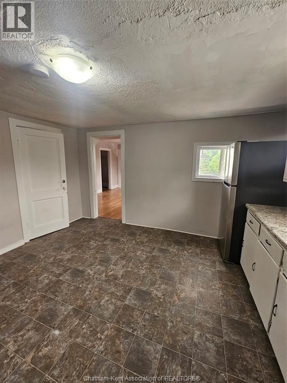 82 Taylor AVENUE - 11