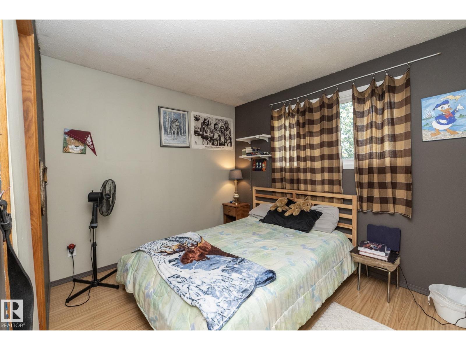 3608 44 ST - 12